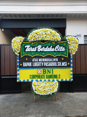 Papan Bunga Duka di Kampung Seraya