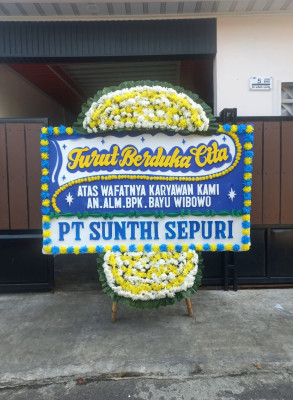 Papan Bunga Duka di Kampung Seraya