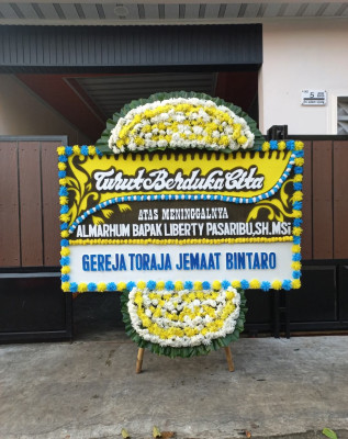 Papan Bunga Duka di Kampung Seraya