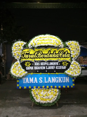 Papan Bunga Duka di Kampung Seraya